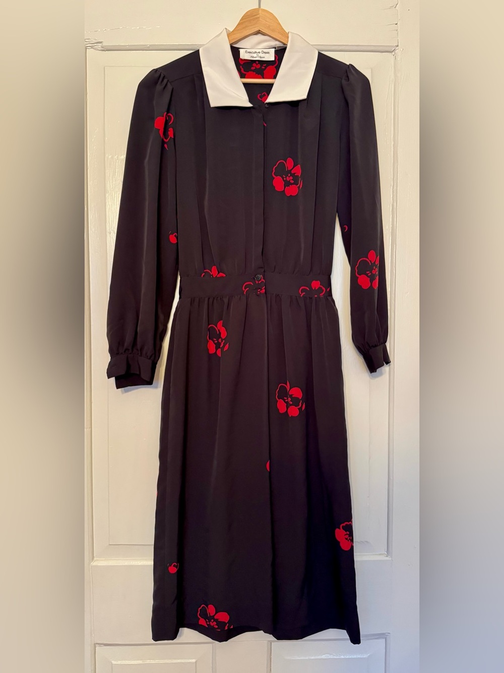 Vintage Black Long-Sleeve Midi Dress with Red Floral Print and white collar
